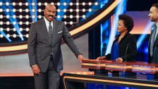 S4 E10: NFLPA Veterans vs. NFLPA Rookies and Wanda Sykes vs. Nia Vardalos