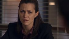 S1 E15: Queen Sacrifice