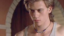 S5 E34: Heartbreak High
