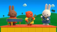 S1 E3: Triangle Song