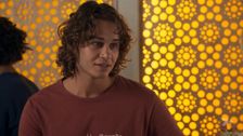S38 E164: Home and Away