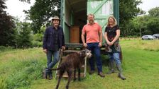 S2 E1: Liam and Hannah's Shepherd's Hut