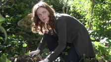 S1 E13: The Woman in the Garden